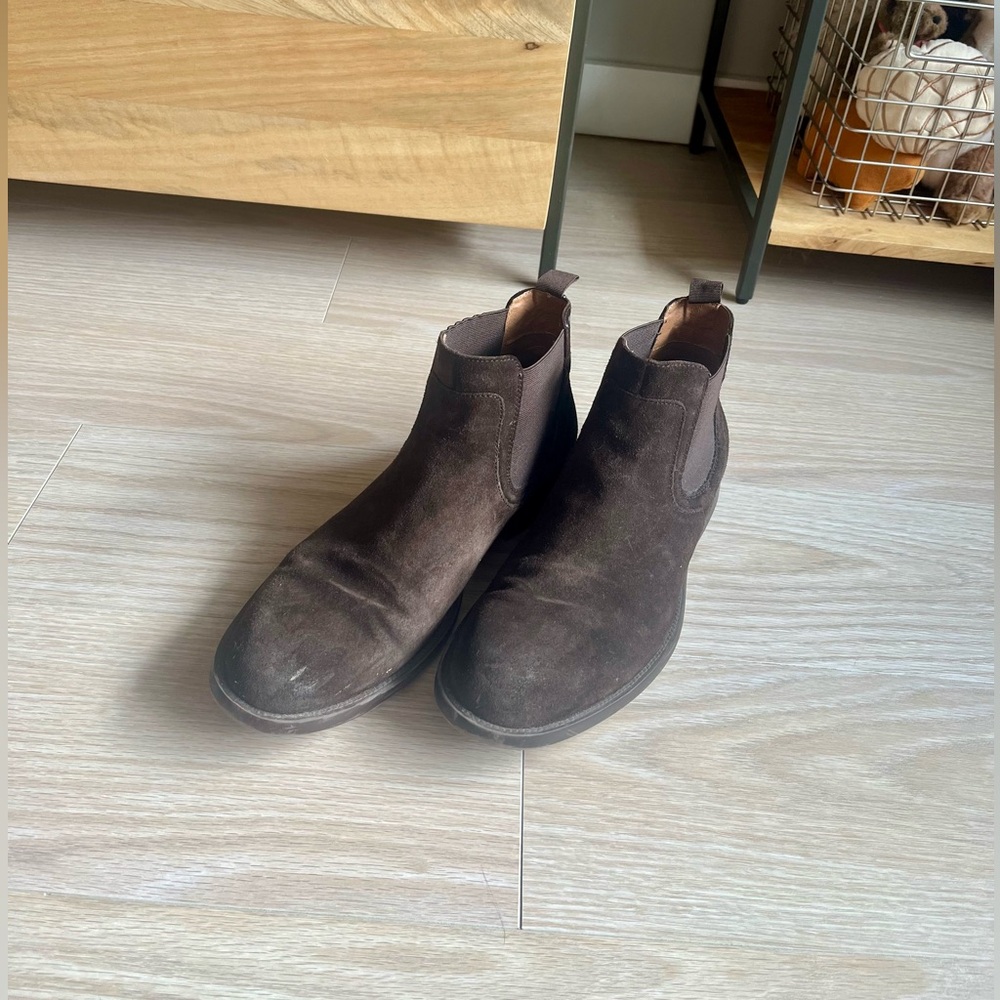Johnston & Murphy Men’s Chelsea Boot: Size 10.5